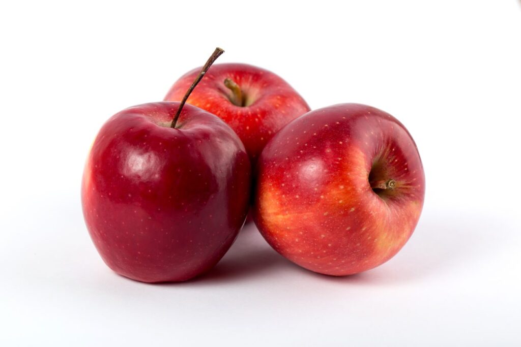 apples-red-fresh-mellow-juicy-perfect-whole-white-desk