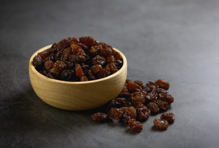 are raisins keto friendly